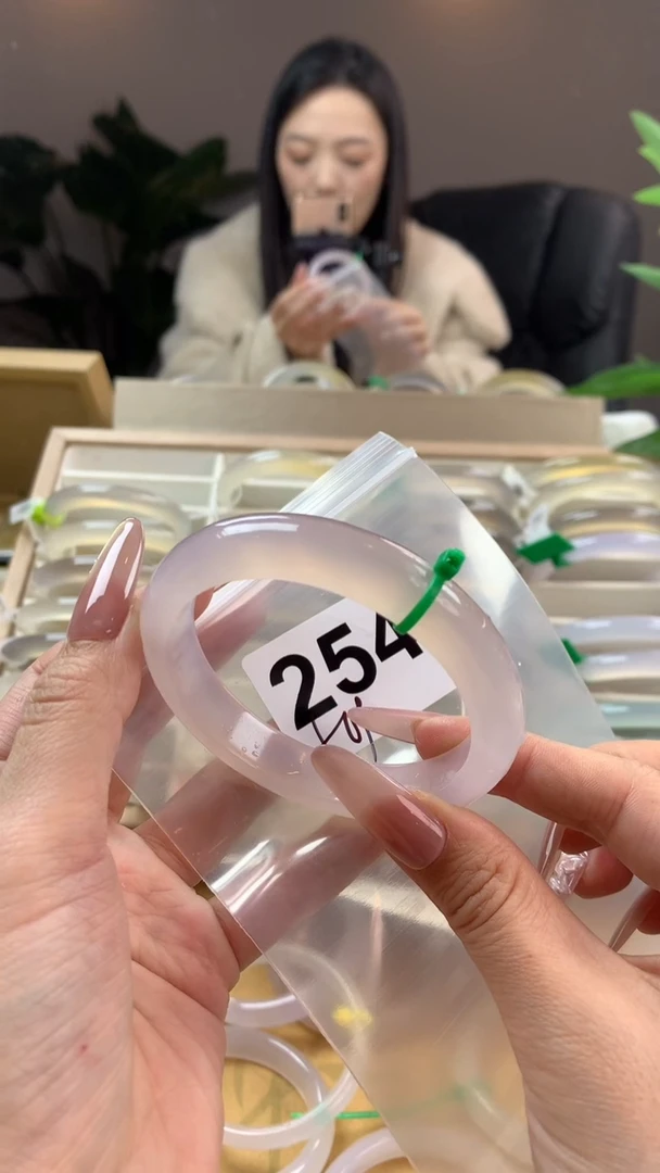 【闪购商品】玛瑙/玉髓手镯未镶嵌254