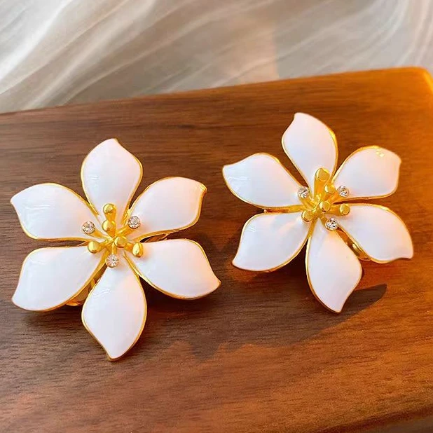 合金仿水晶耳饰 2666 复古白花朵宫廷风百搭优雅大气轻奢风耳饰