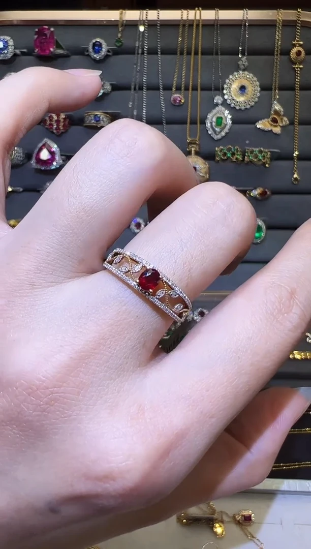 18K金镶嵌戒指红宝石0.35ct无烧