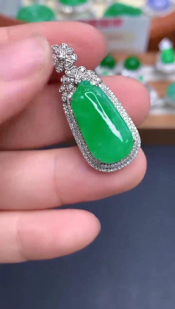 颈饰18K金镶嵌翡翠506-中国好珍宝