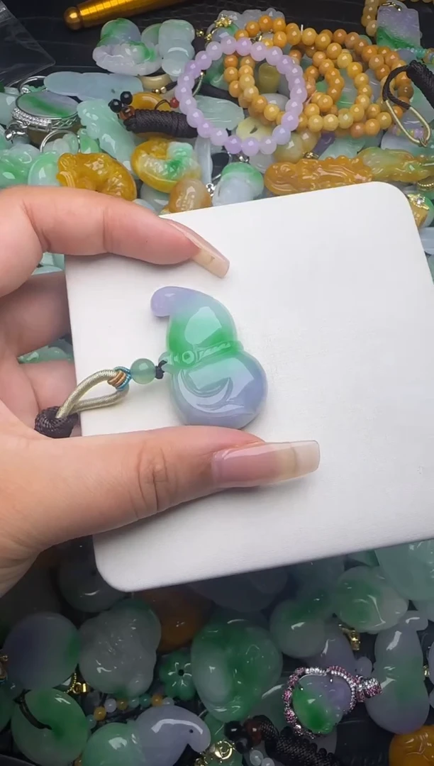 翡翠未镶嵌颈饰天然缅甸翡翠吊坠