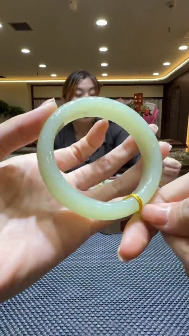 颈饰未镶嵌和田玉手镯60