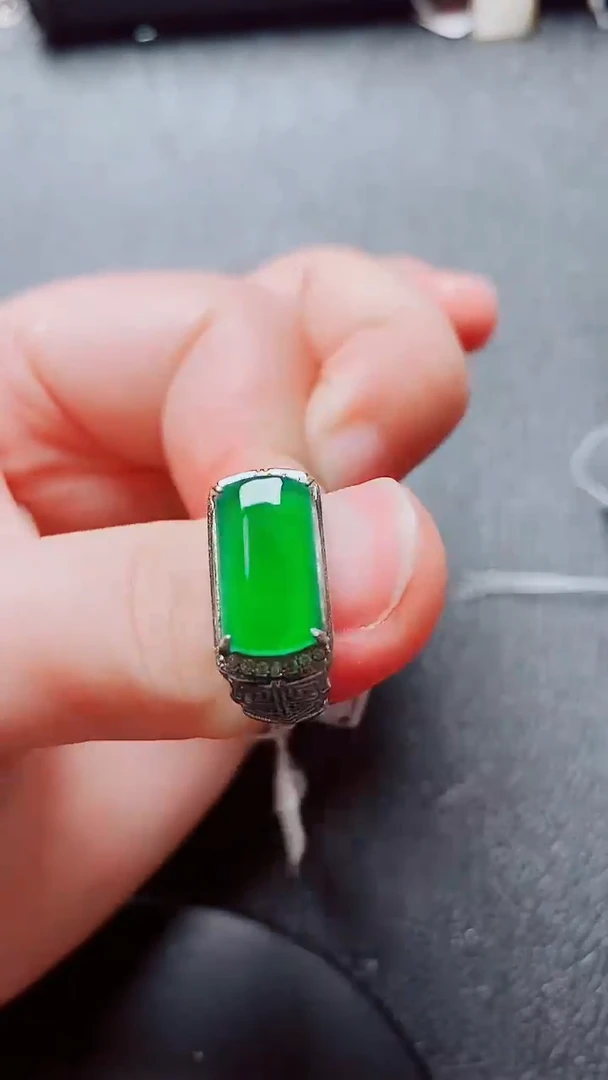 翡翠戒指银S925镶嵌1111