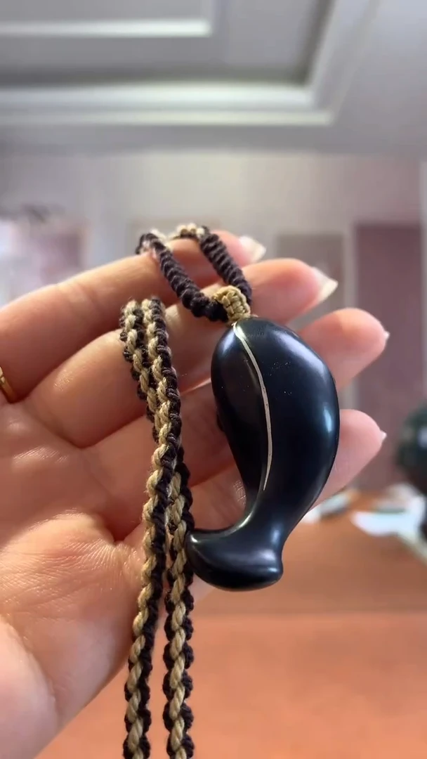 未镶嵌和田玉挂件墨玉小鲸鱼吊坠