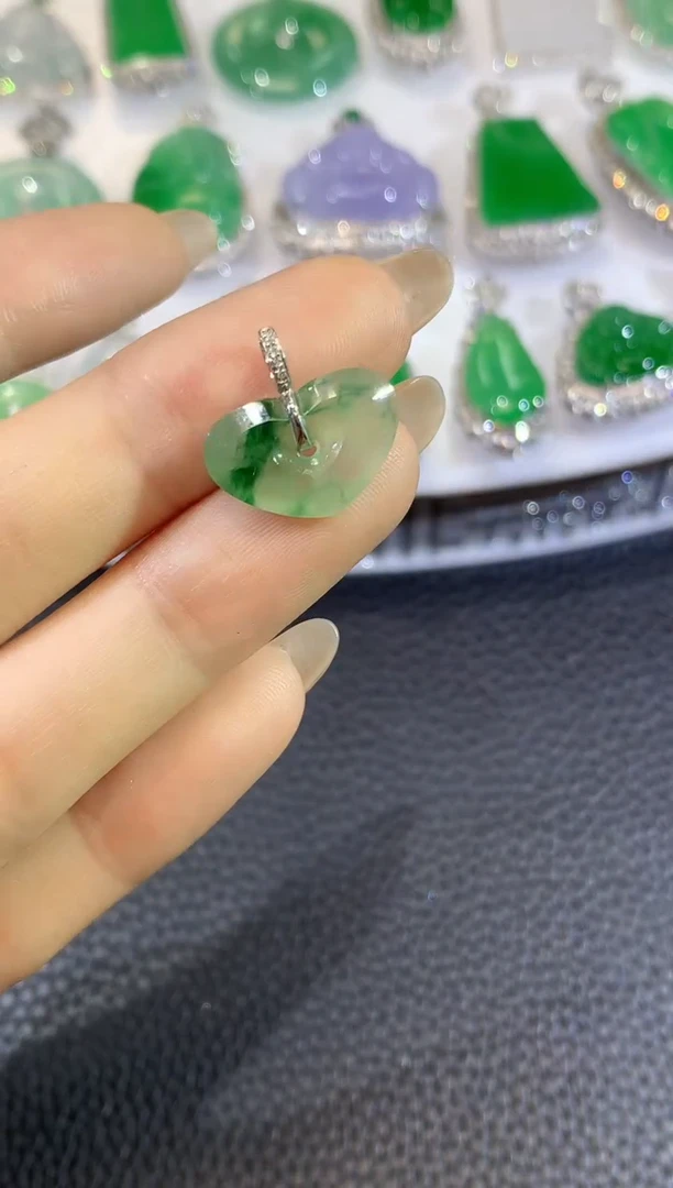 翡翠18K金镶嵌吊坠(不含链)Z9