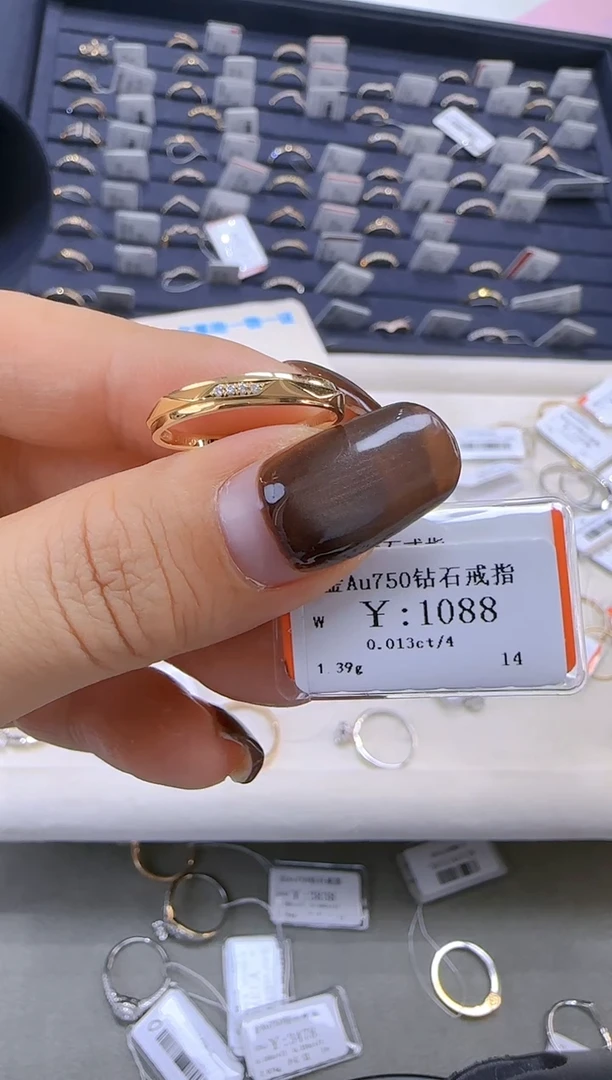 【闪购商品】钻石戒指/指环18K金镶嵌98000