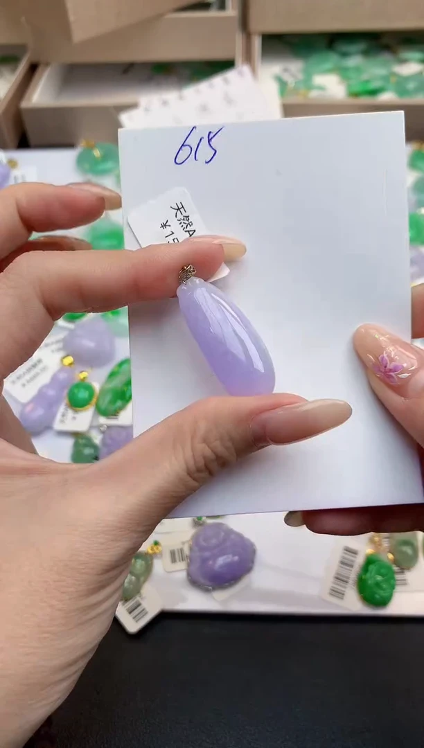 颈饰18K金镶嵌翡翠天然缅甸A货翡翠