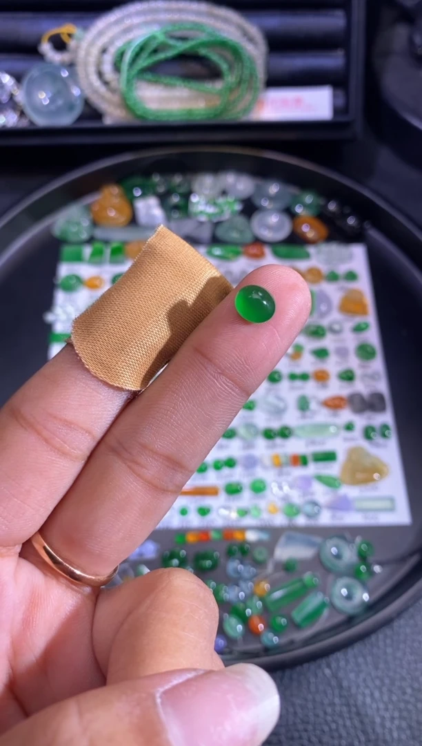 未镶嵌挂件翡翠蛋
