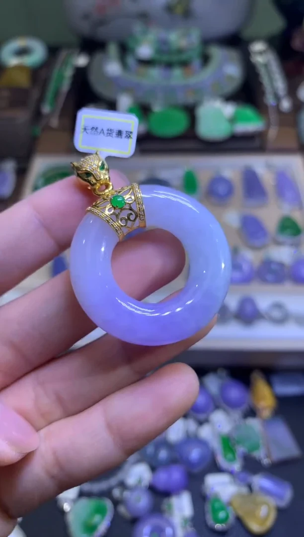 翡翠18K金镶嵌颈饰翡翠A货