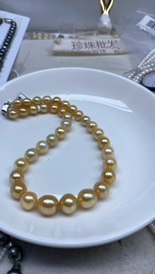 未镶嵌海水珍珠颈饰1200