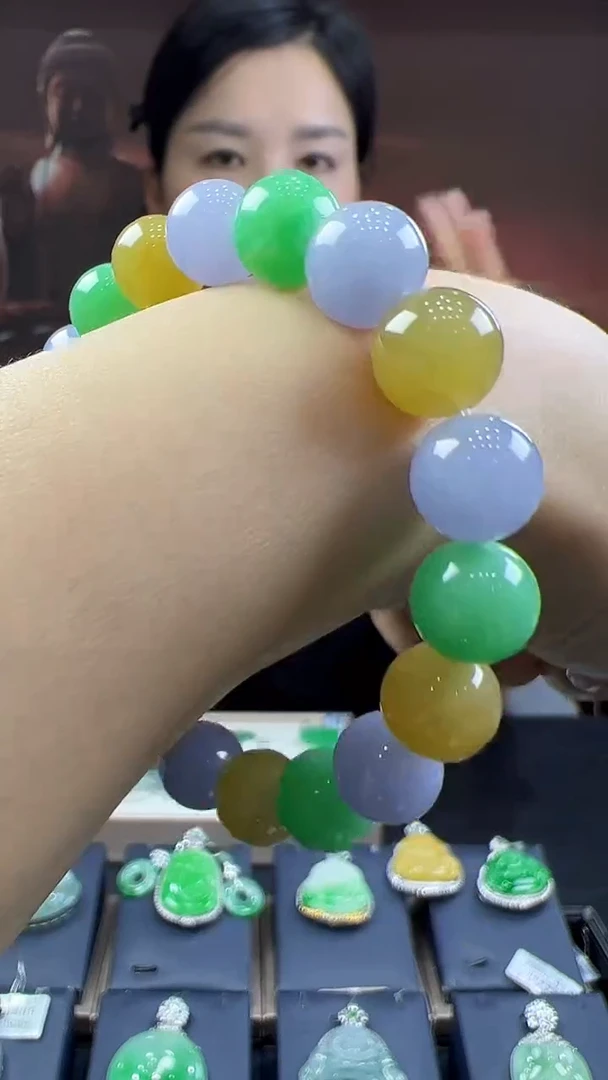 未镶嵌挂件翡翠手串