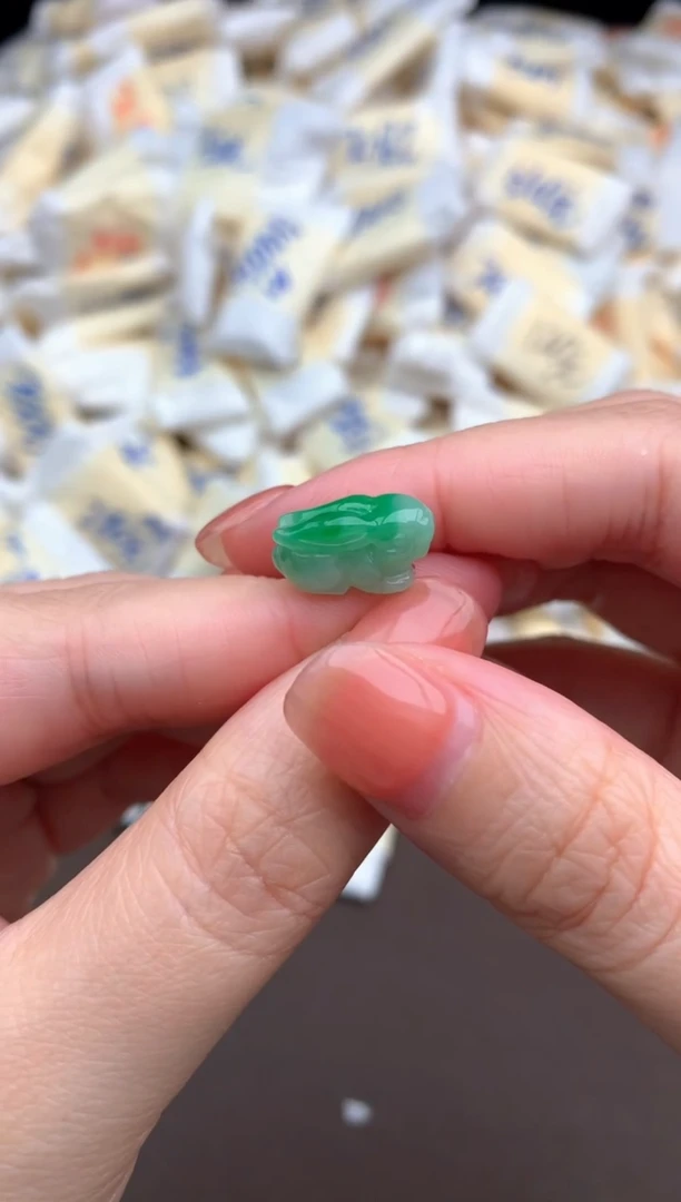 【闪购商品】翡翠挂件未镶嵌一