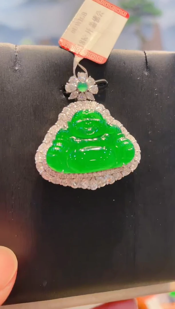 翡翠18K金镶嵌颈饰翡翠69