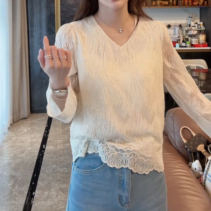 玲珑~2025春季新款设计感高定蕾丝打底上衣LK2501852