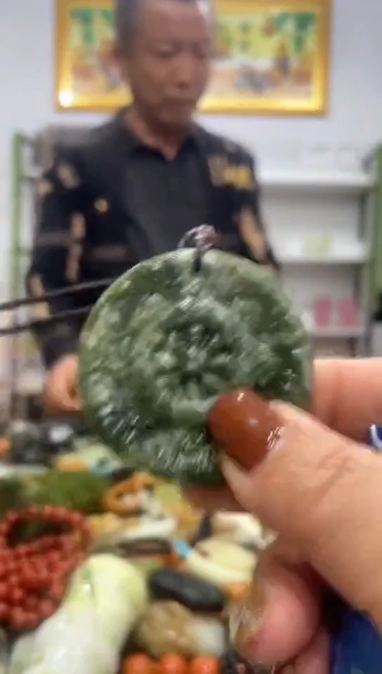 未镶嵌岫玉挂件