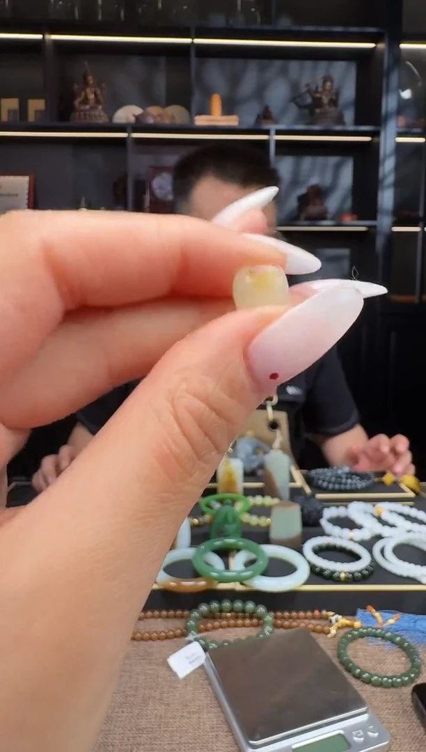 和田玉未镶嵌颈饰10mm黄玉珠子  多样性发