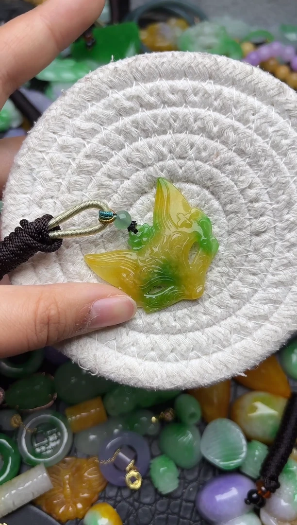 颈饰未镶嵌翡翠缅甸翡翠吊坠