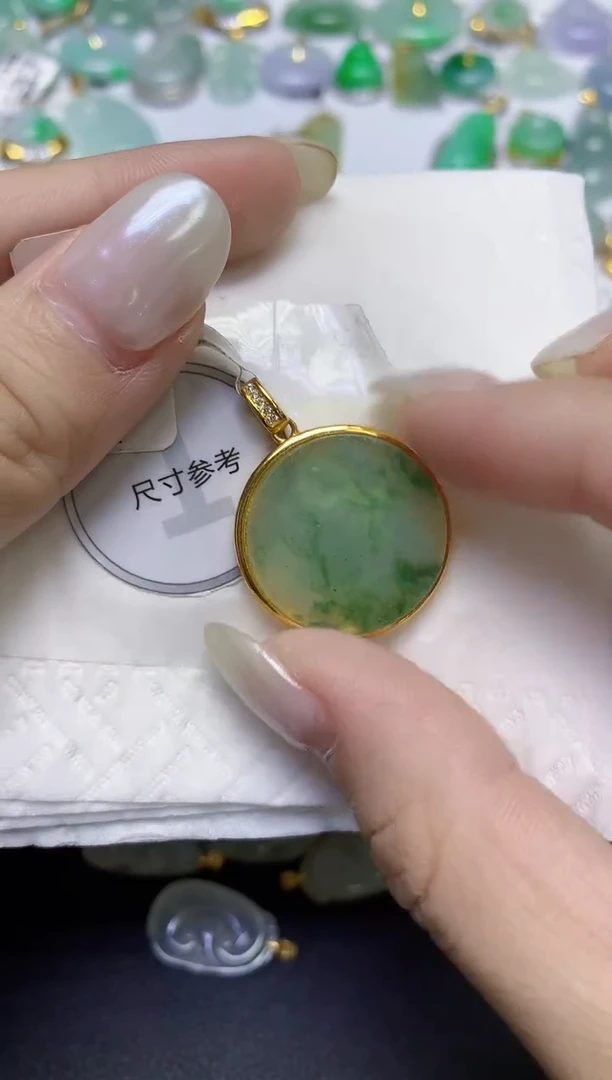 颈饰未镶嵌翡翠天然缅甸翡翠A货百元以上9元证书费自理