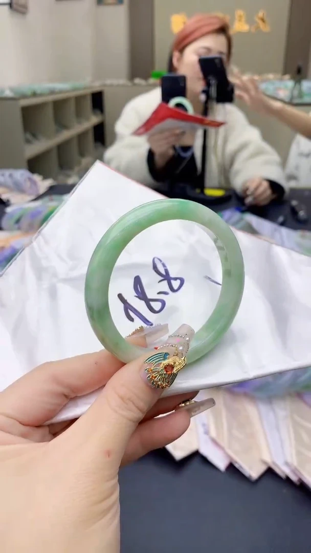 【闪购商品】翡翠手镯未镶嵌0129164865