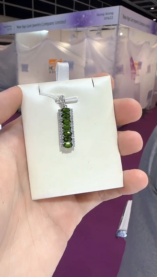 银S925镶嵌透辉石吊坠设计款4*6mm