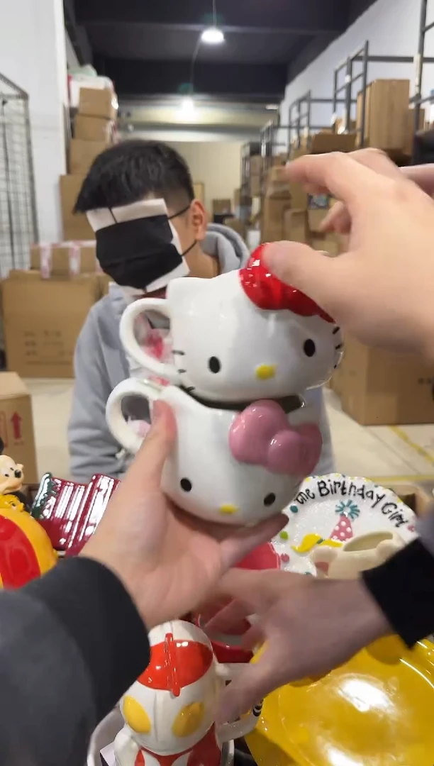 瓷片大号红色加粉色kt头杯2件套