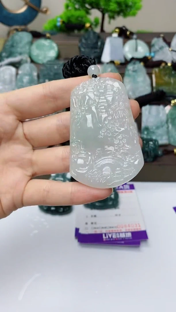 翡翠未镶嵌颈饰