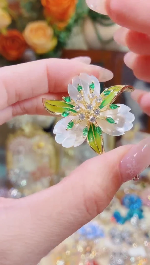 合成立方氧化锆铜合金三叶花