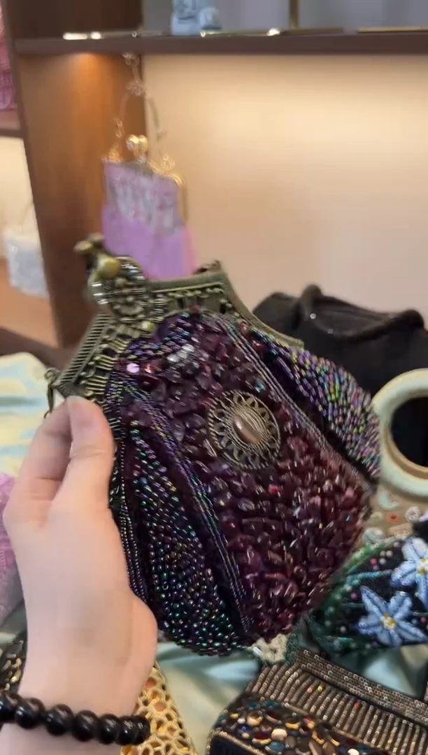 织物百格汇手工串珠包