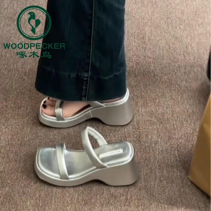 啄木鸟厚底小个子增高拖鞋女夏外穿时尚简约一字带坡跟高跟凉鞋