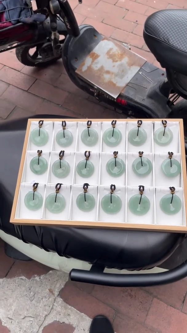 颈饰未镶嵌翡翠天然缅甸翡翠A货多样性发一平安扣P5