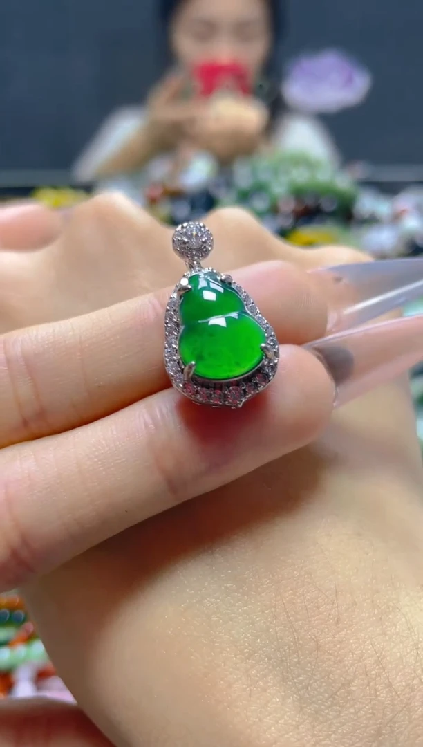 颈饰未镶嵌翡翠/C/翡翠A货，一件也是批发价
