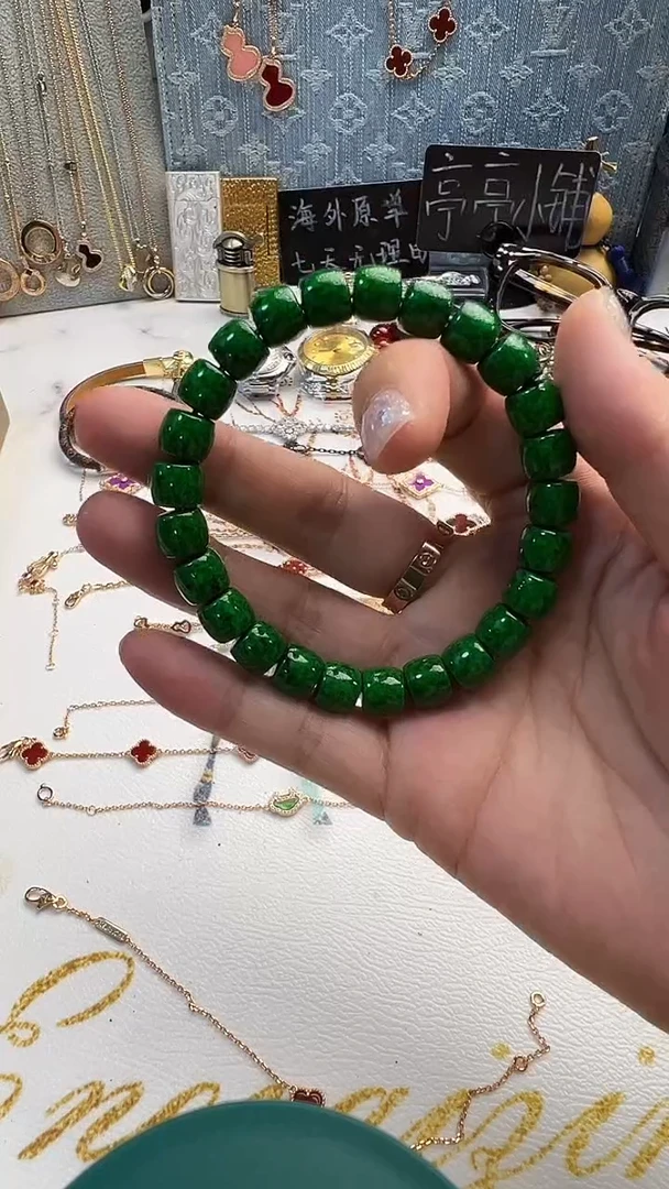 瓷片彧贤聚宝阁彧贤聚宝阁