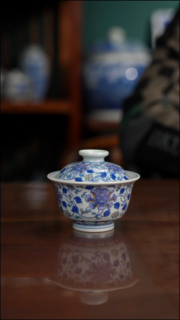 空山明月新斗彩缠枝盖碗