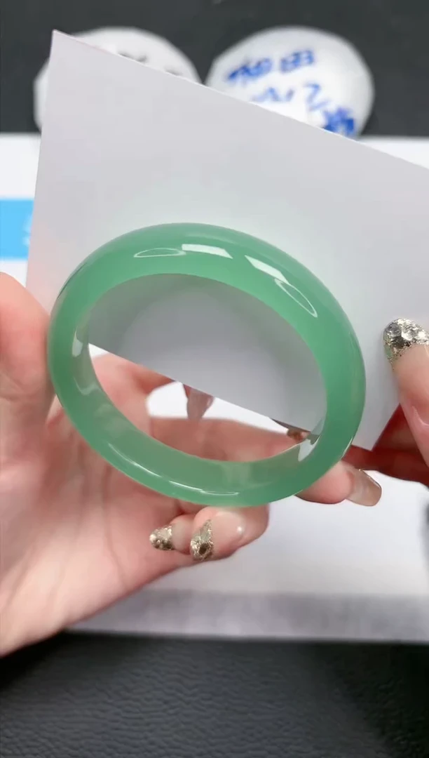 【闪购商品】石英质玉手镯未镶嵌10-57.2