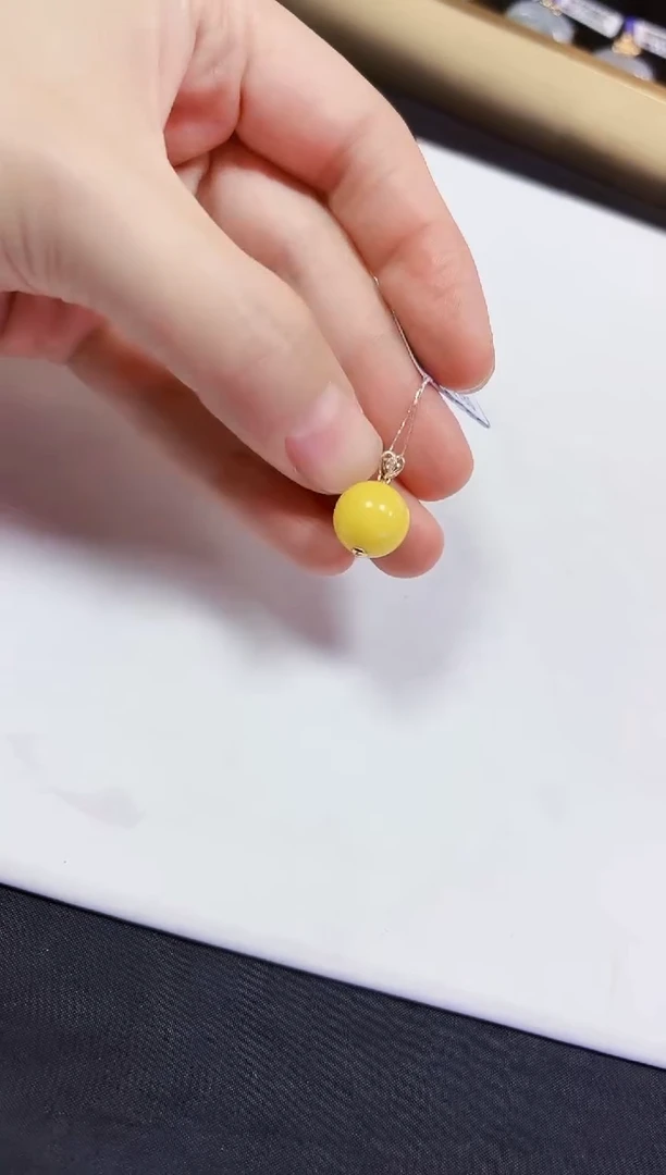 蜜蜡颈饰18K金镶嵌挂件10+