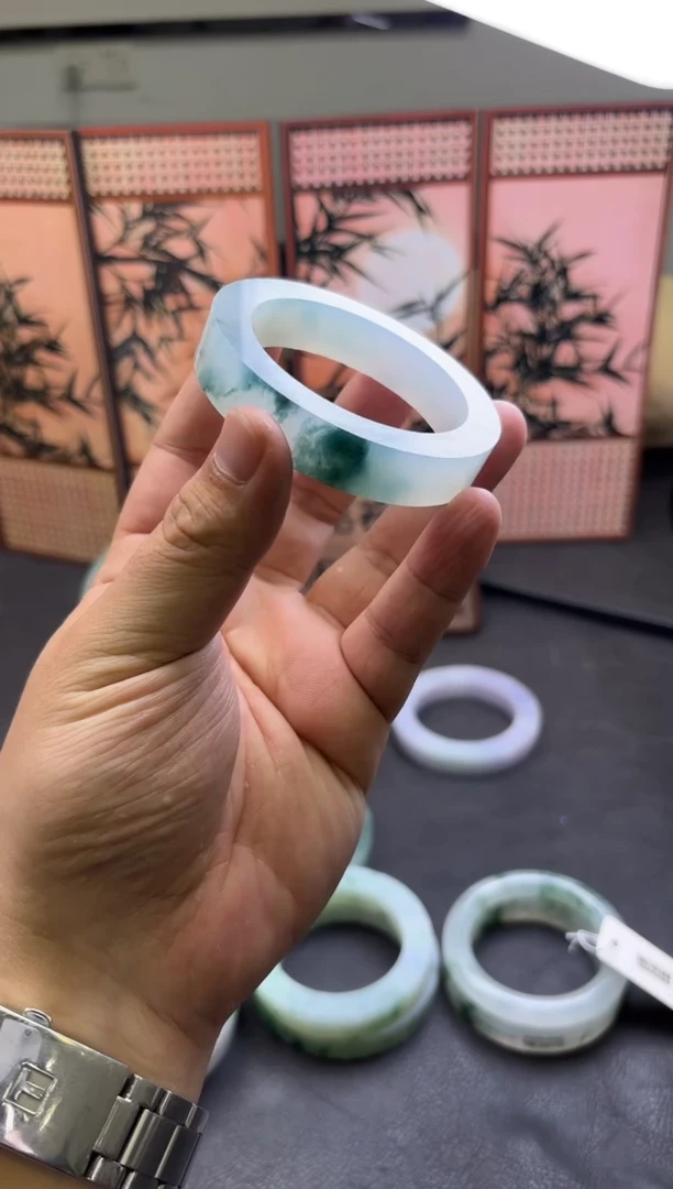 未镶嵌手镯定制翡翠手镯定制