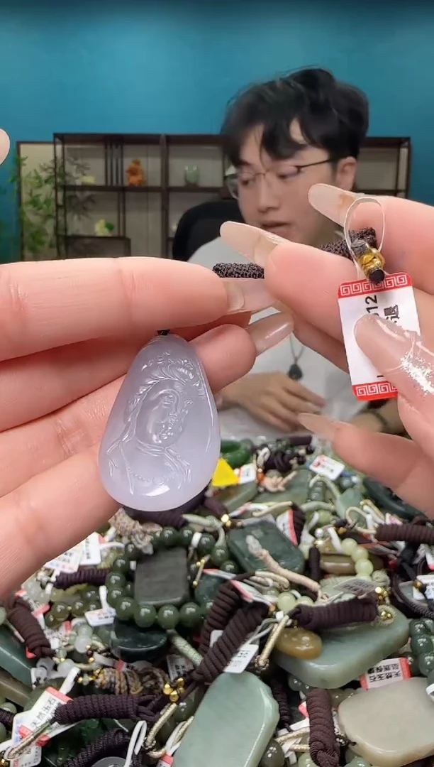 颈饰未镶嵌和田玉多样性发一