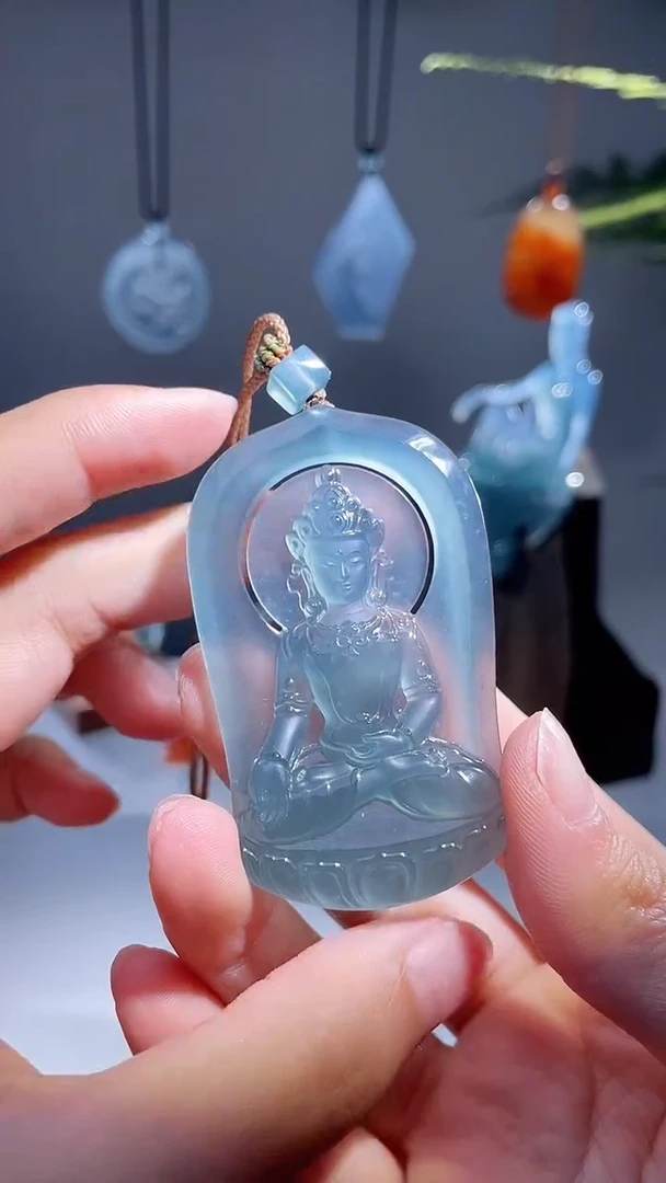 颈饰未镶嵌翡翠观音