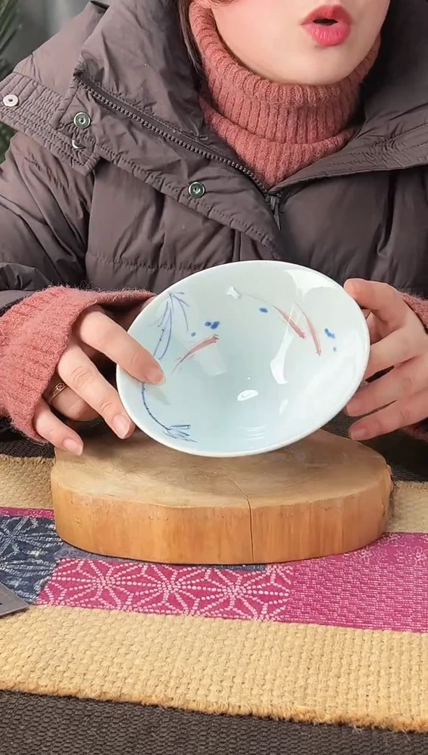 【闪购商品】碗微瑕手绘鱼莲蓬6寸斗笠碗