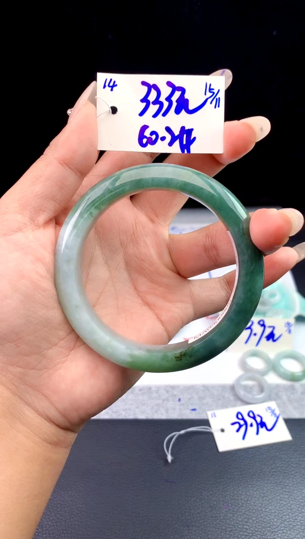 未镶嵌定制翡翠14毛货需精细抛光手镯拍一发一