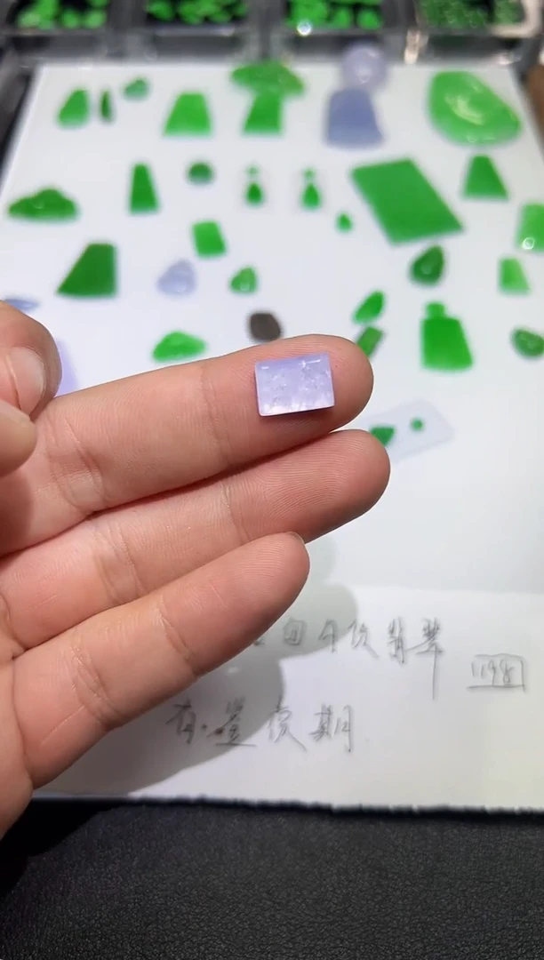 裸石翡翠天然缅甸A货翡翠一件