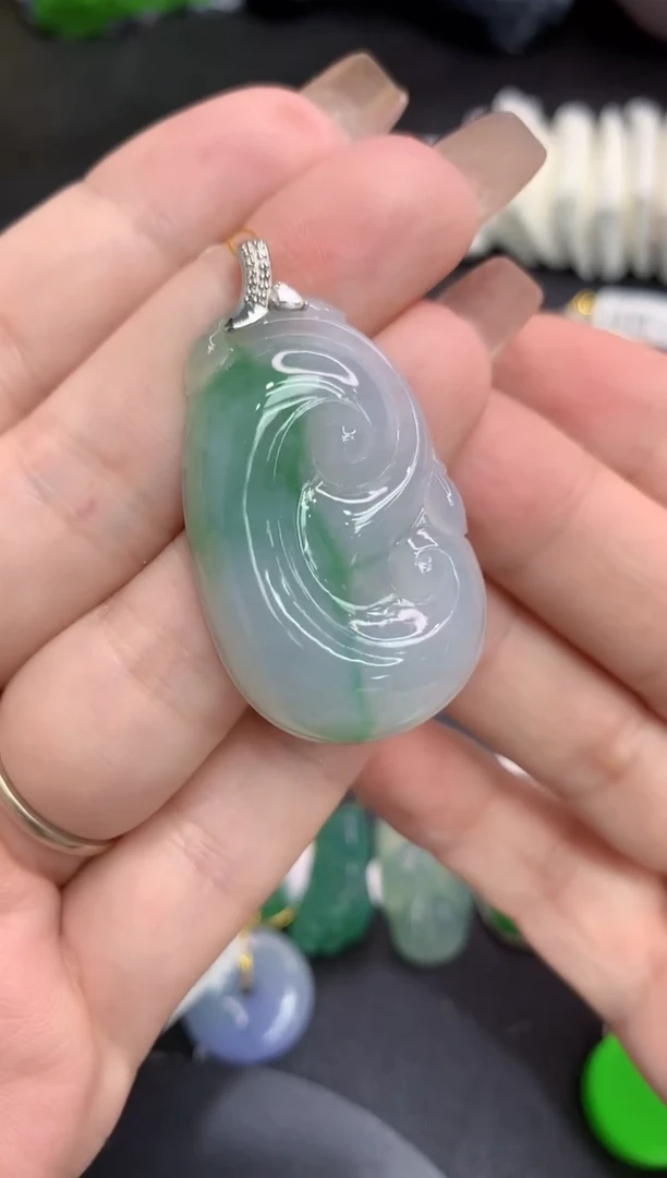 吊坠(不含链)18K金镶嵌翡翠111111111