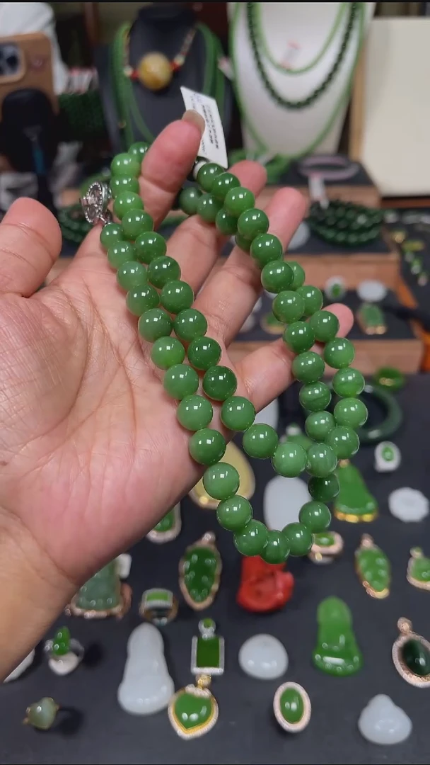 颈饰未镶嵌和田玉±10mm粉绿色项链60颗