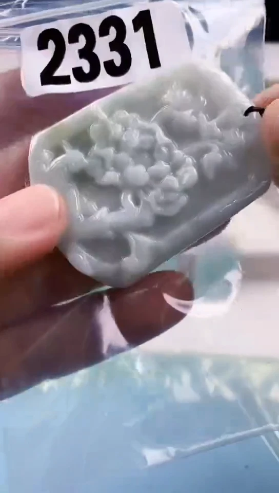 【闪购商品】翡翠颈饰未镶嵌天然翡翠吊坠挂件