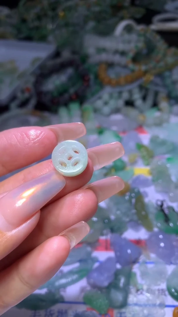 翡翠未镶嵌颈饰MXX023612