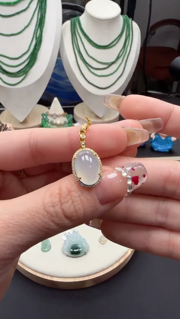 【闪购商品】翡翠颈饰18K金镶嵌47878721