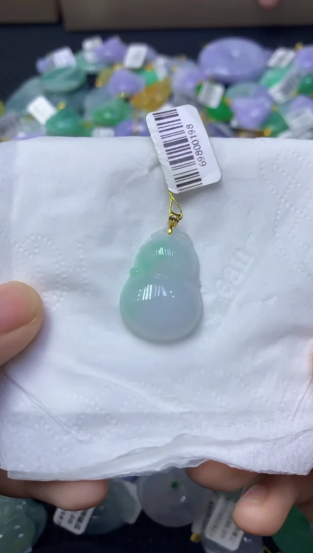 颈饰18K金镶嵌翡翠天然缅甸翡翠A货