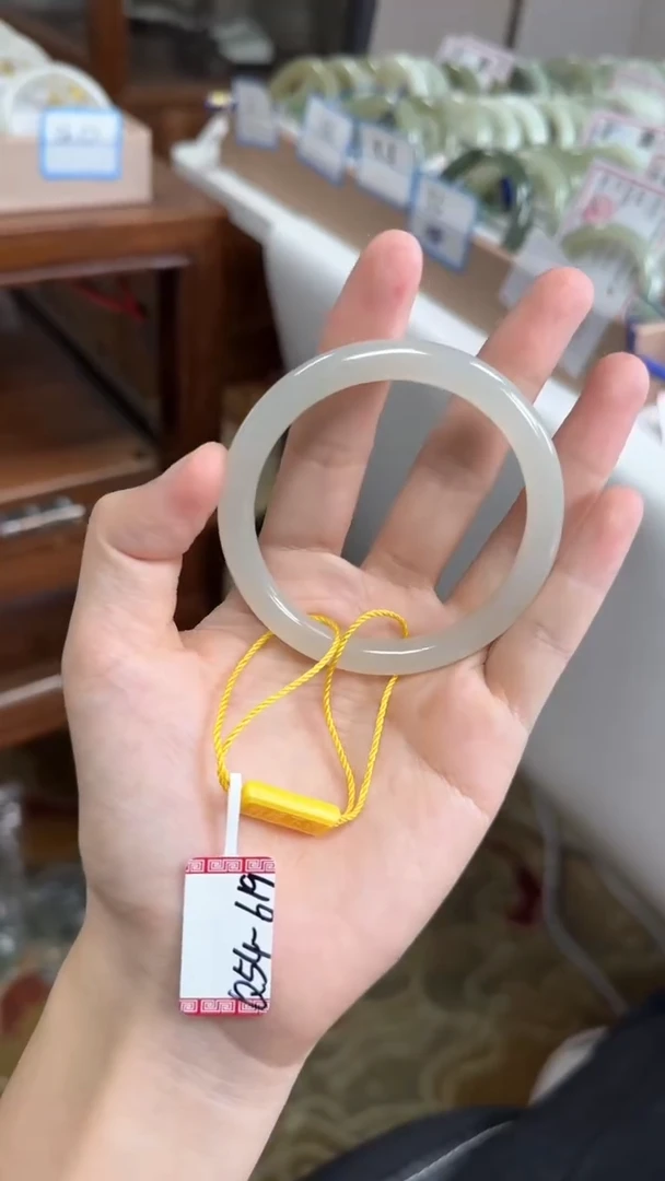 未镶嵌手镯和田玉54