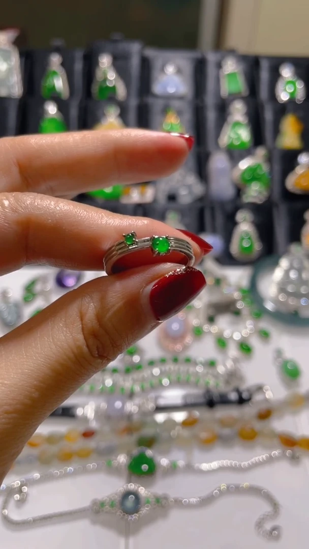 未镶嵌戒指翡翠天然翡翠多样性发货