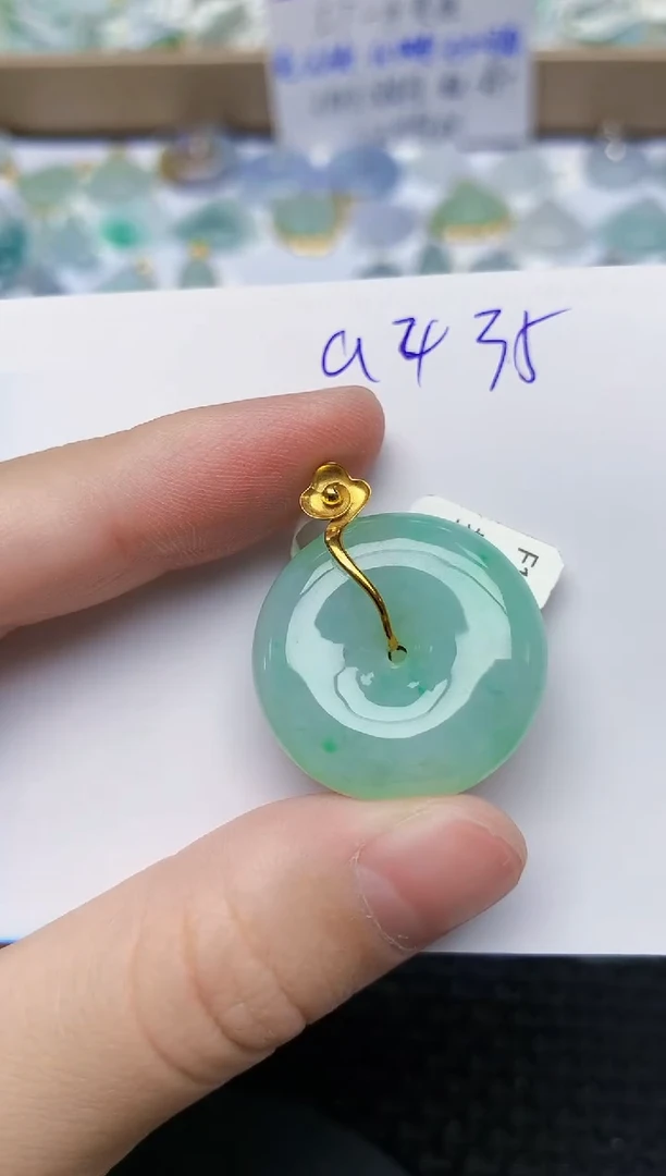 翡翠18K金镶嵌颈饰天然翡翠A货